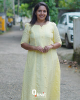 Daisy yellow